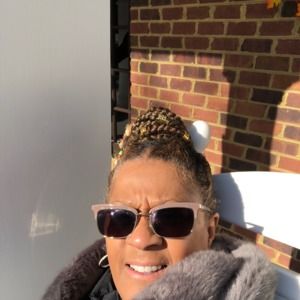 Meet your Posher, Sharon